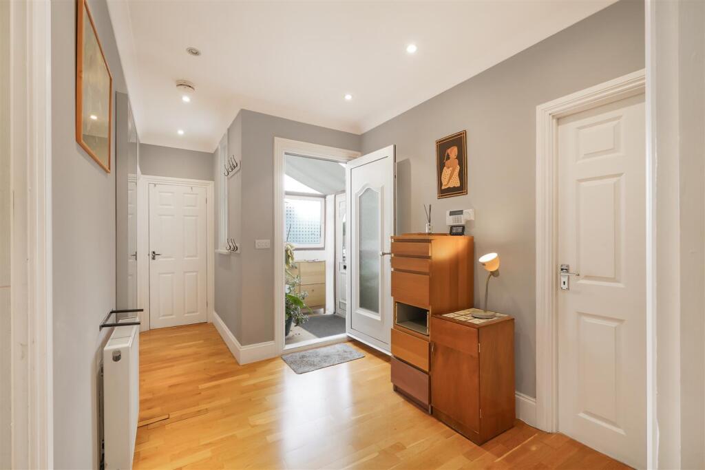 17 Tudor Close - EpxLtJW8ZiOFFQ5GVonc.jpg