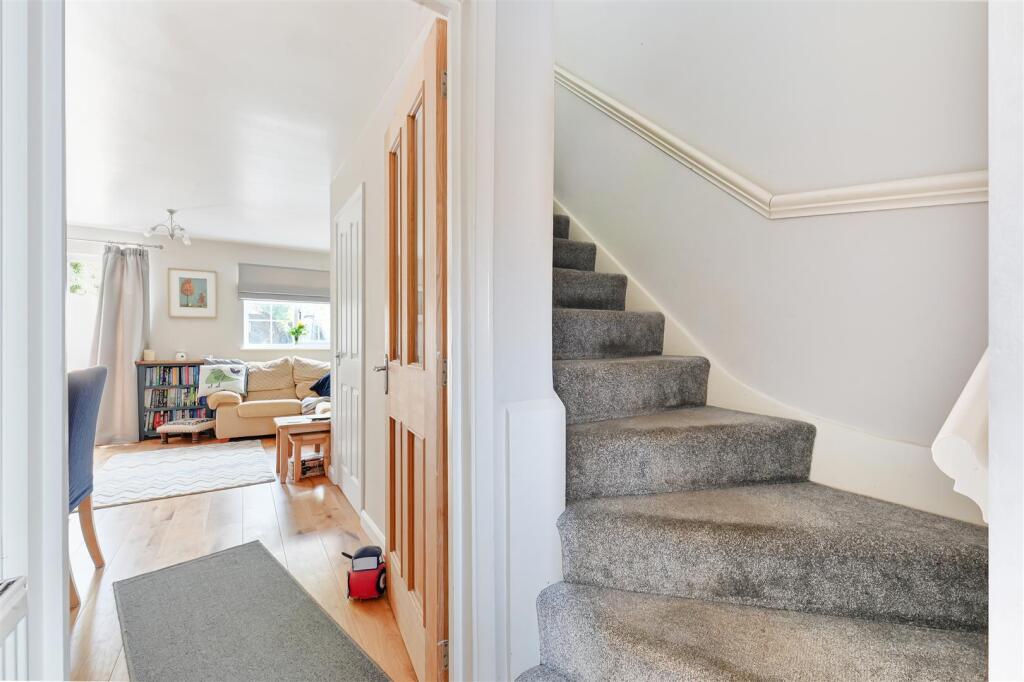 MIDDLE CLOSE, 10- (9).jpg