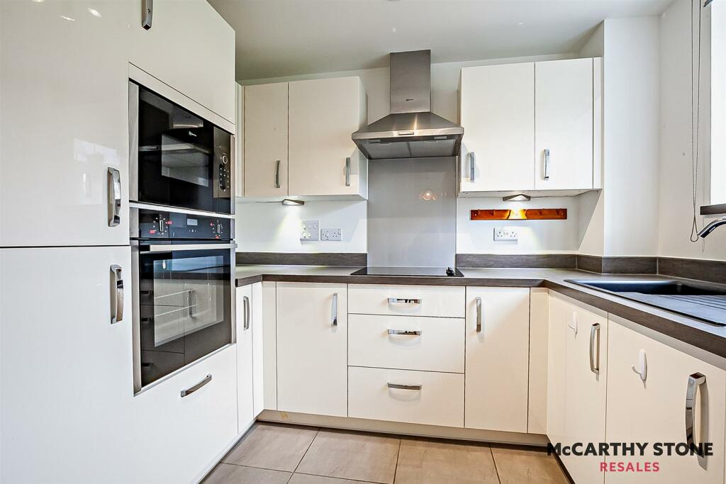 8594659-interior07-800.JPG