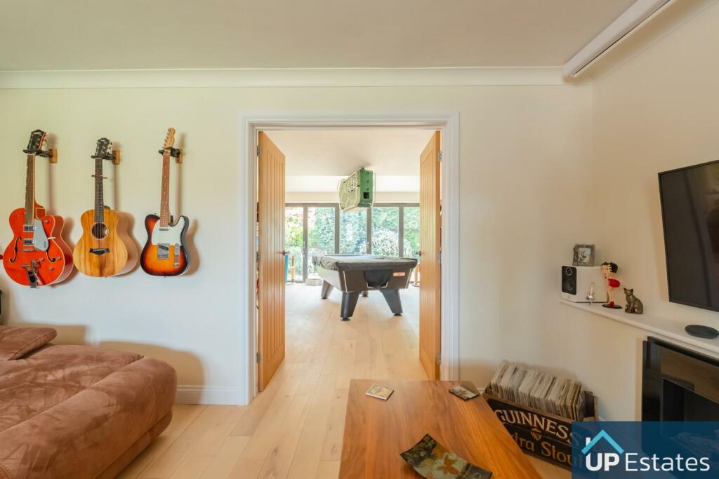 living room 4.jpg