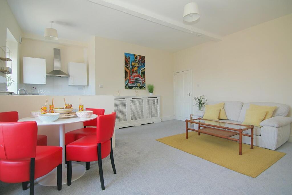 RECEPTION ROOM / KITCHEN