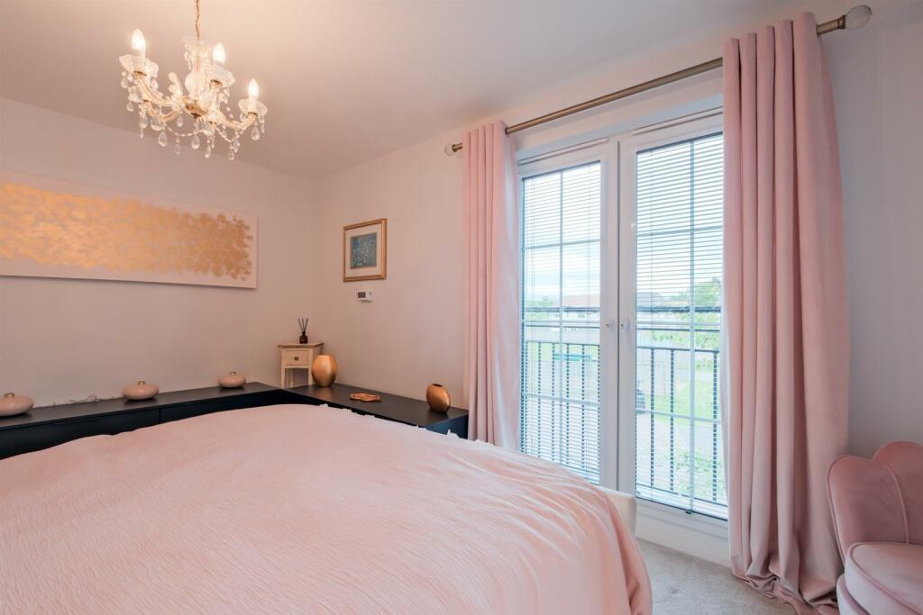 041-3 Burnhead Gardens Carluke ML8 4QL.jpg