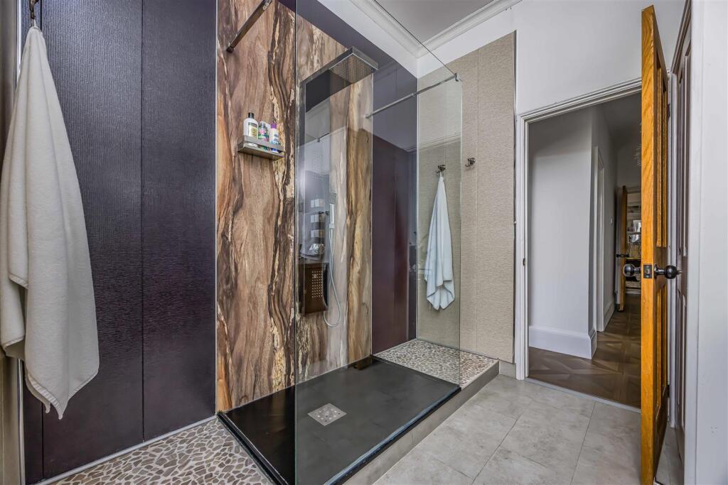 Flat 3, 38. Lennox Road North, Southsea-Small-Port