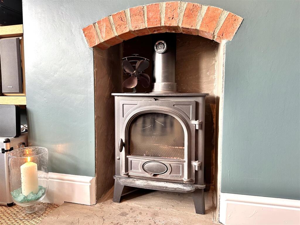 Log Burner 052