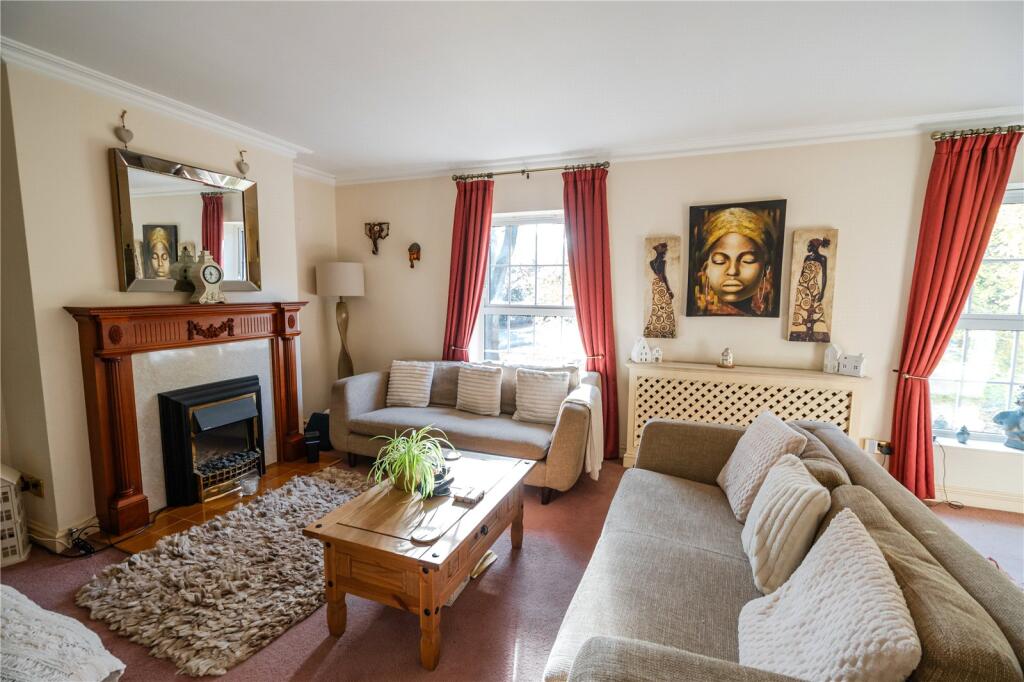 Reception Room/Bed