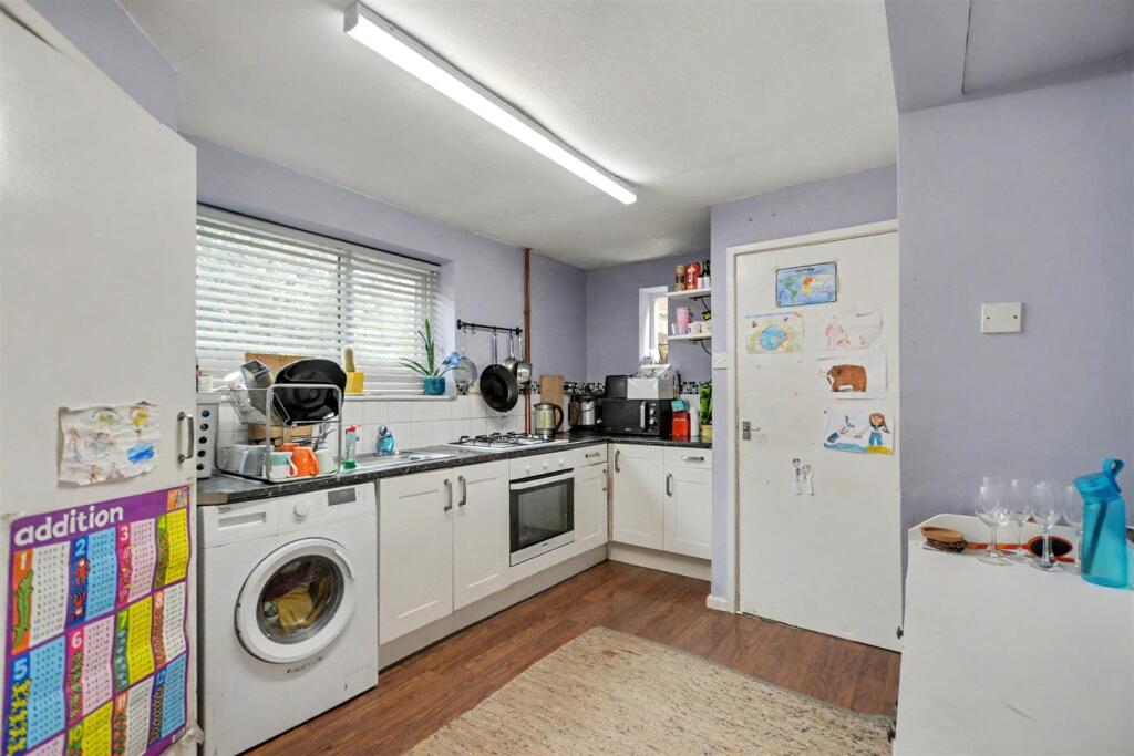 Kitchen_2.jpeg