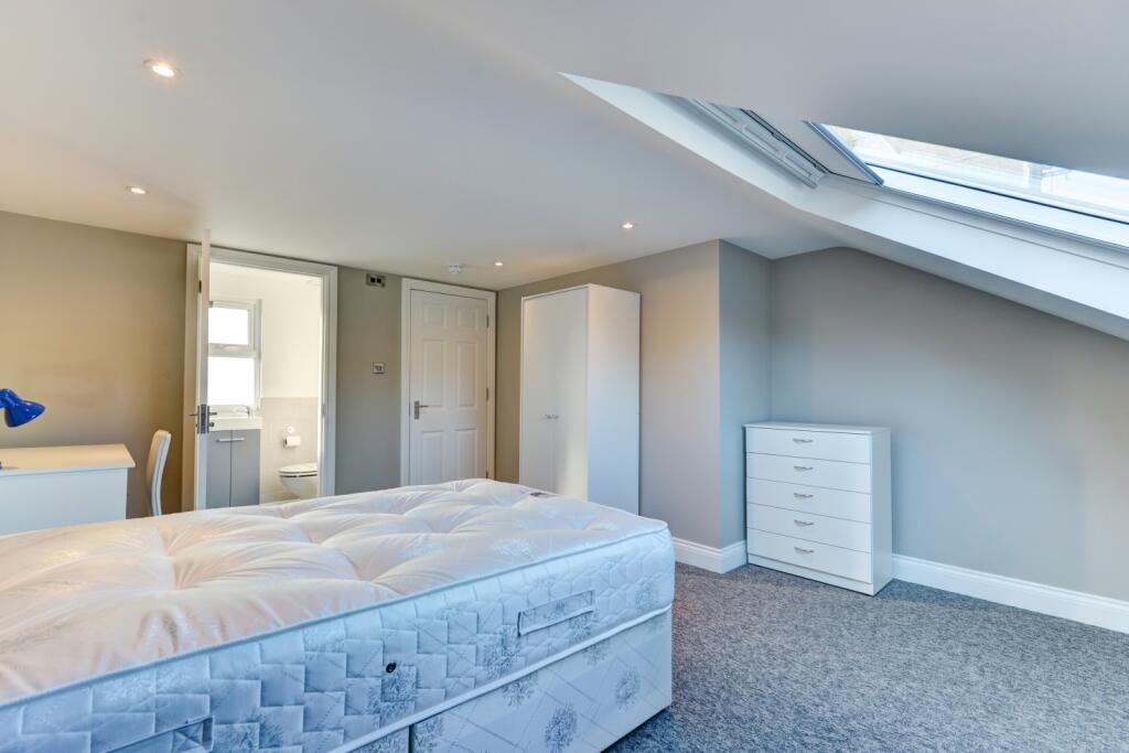 19 Southampton Street Bedroom 6 (2)
