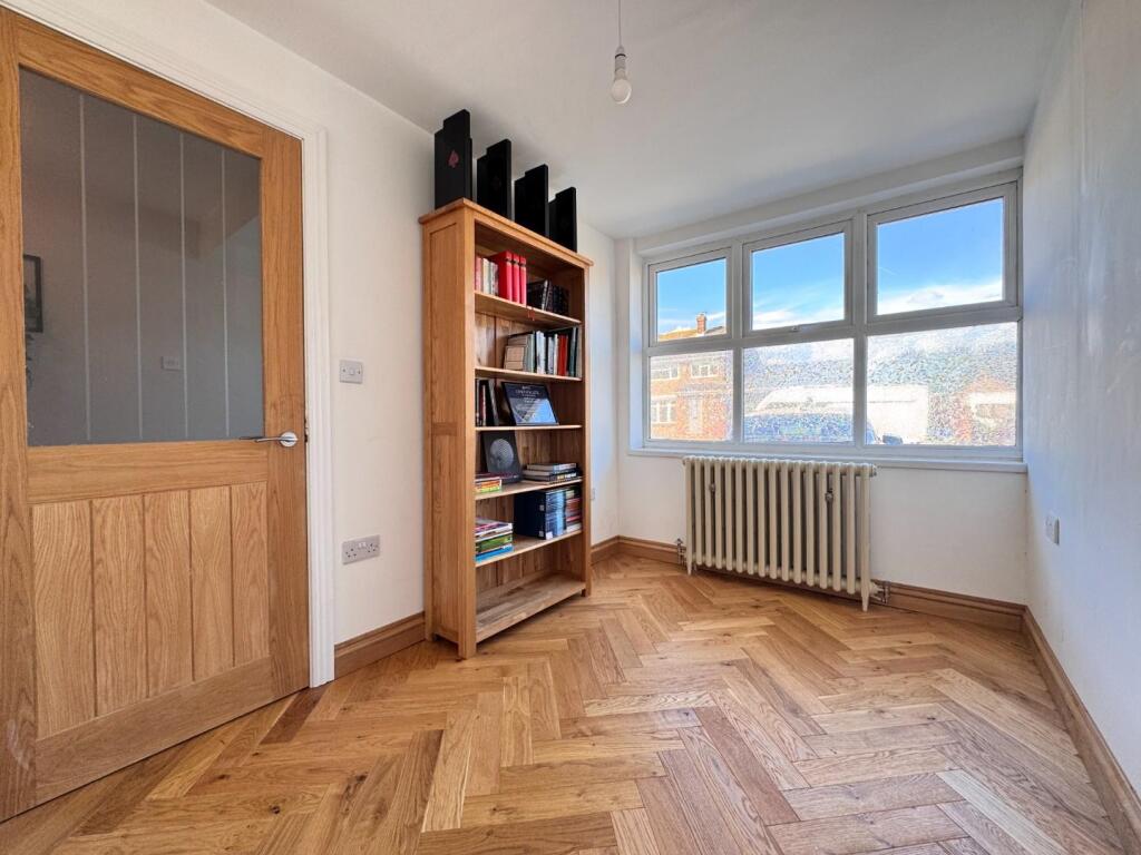 STUDY/RECEPTION ROOM