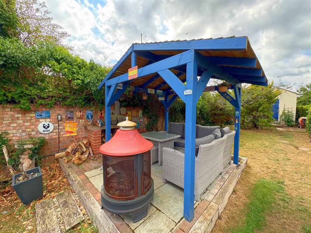 Covered seating area.jpg