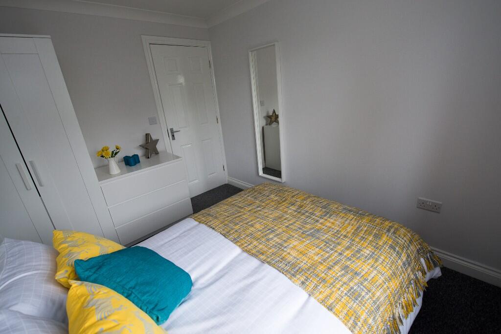 Room 3 @ £725pcm