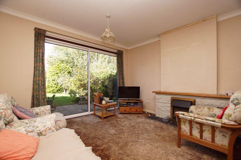 Lounge/ Dining Room