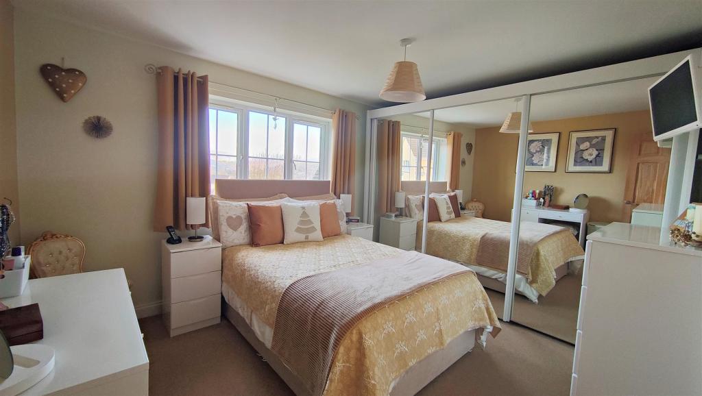bed 1.jpg