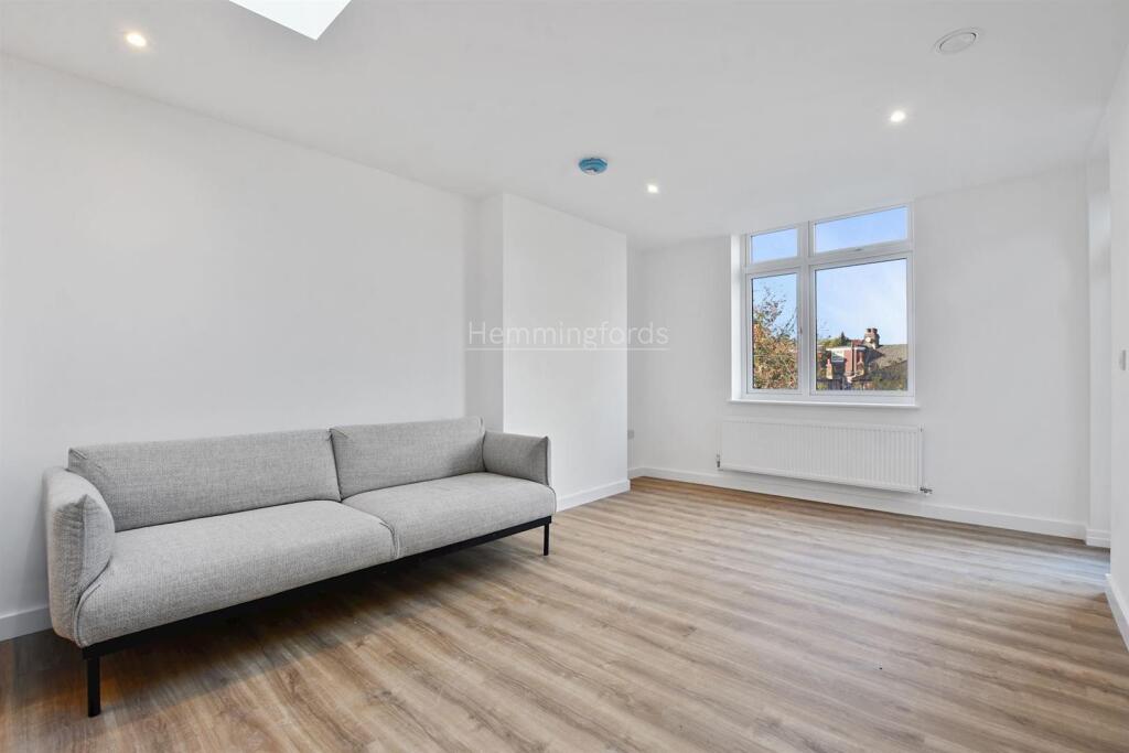 09-641bGCHMF - 3 Solent Lodge - Reception 3 -Origi