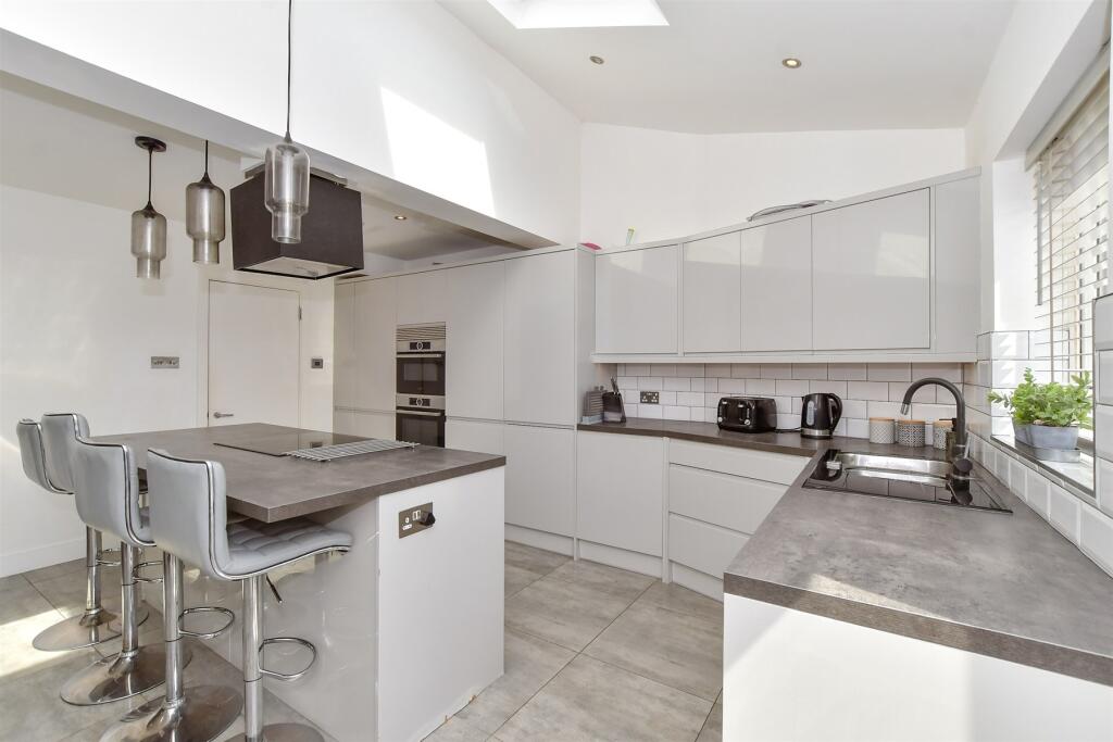 Kitchen/ Family Room