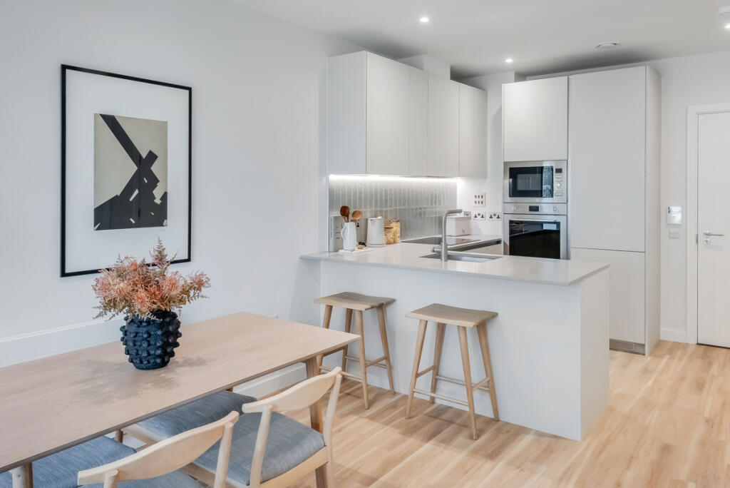 GQ Lyons Dock 1 Bed (2) (1)