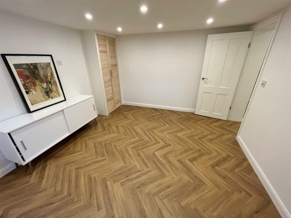 Lower Ground Floor Chamber Aspect 3.jpg