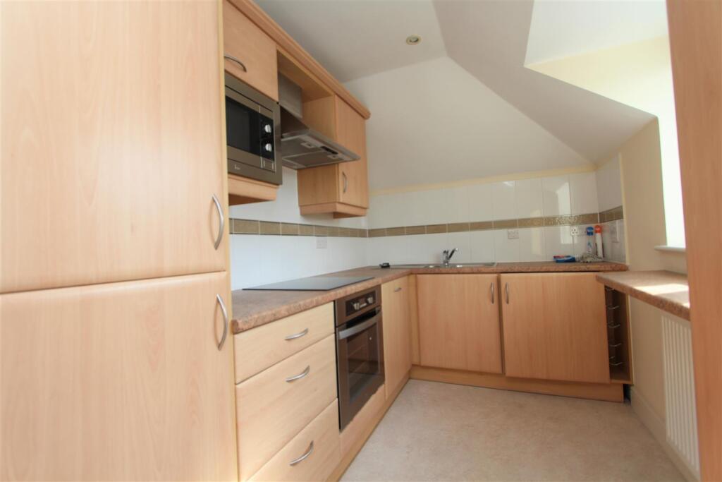 IMG_7798 - Kitchen .1.jpg