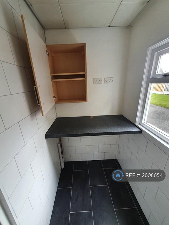 Utility Room (2)