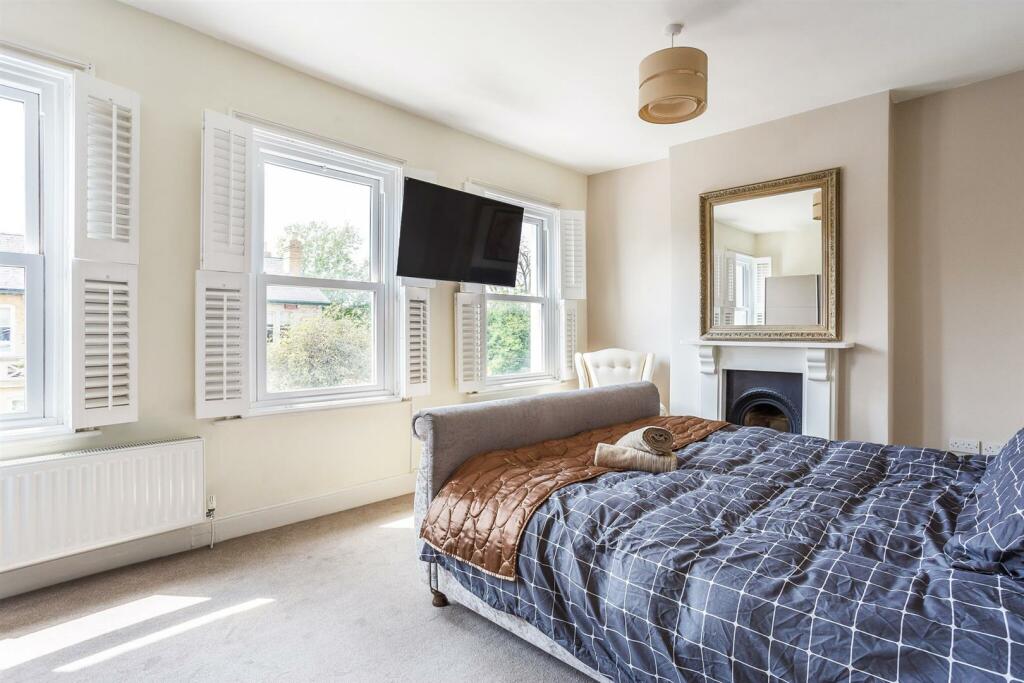 70904_Orwell Villa (18)_low.jpg