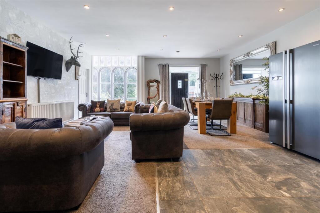 Kitchen/Dining/ Family Room