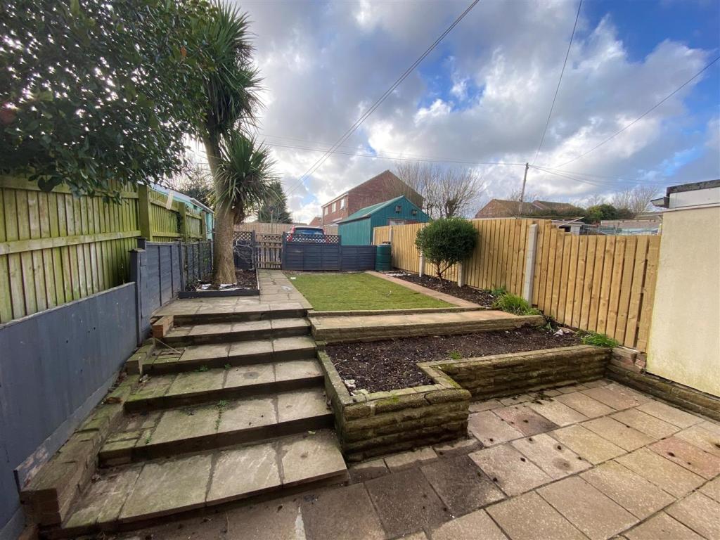 Rear Garden 1.jpg
