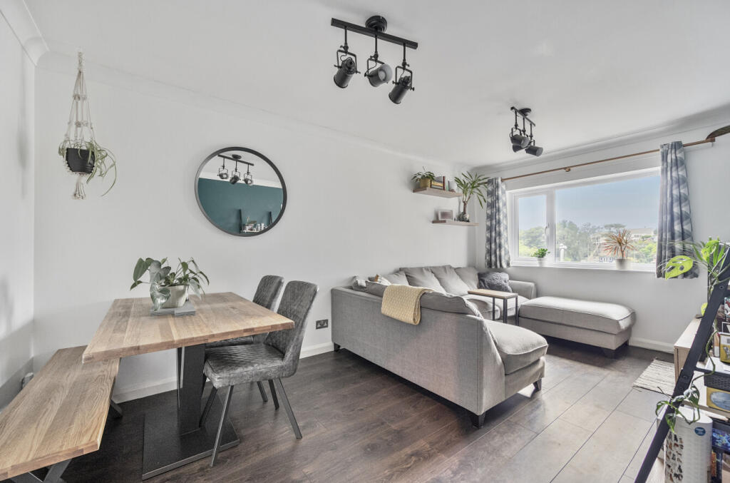 1315785-10-685ebd...