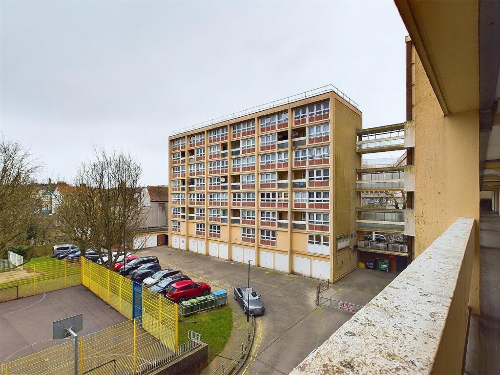 12 - 3 Bed Maisonette.jpg