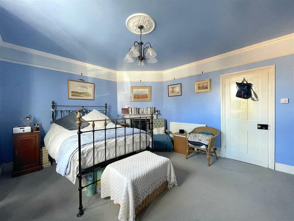 Bedroom One (2).jpeg