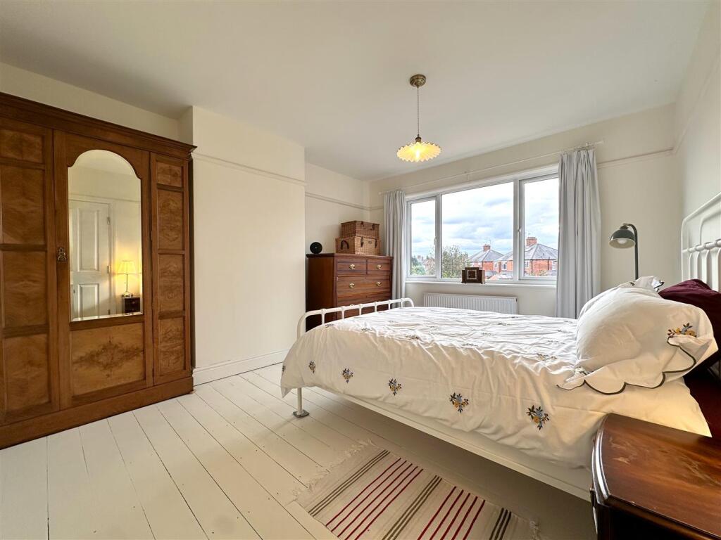 Second Bedroom 658