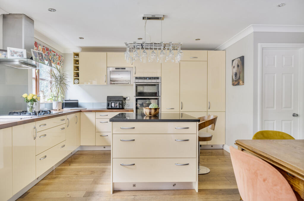 1326749126878f533a0d1c