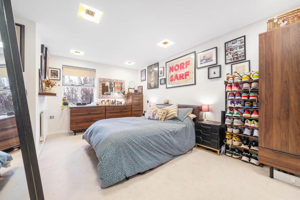 Principal Bedroom (1).JPG