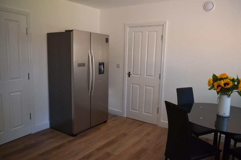 Dining kitchen
