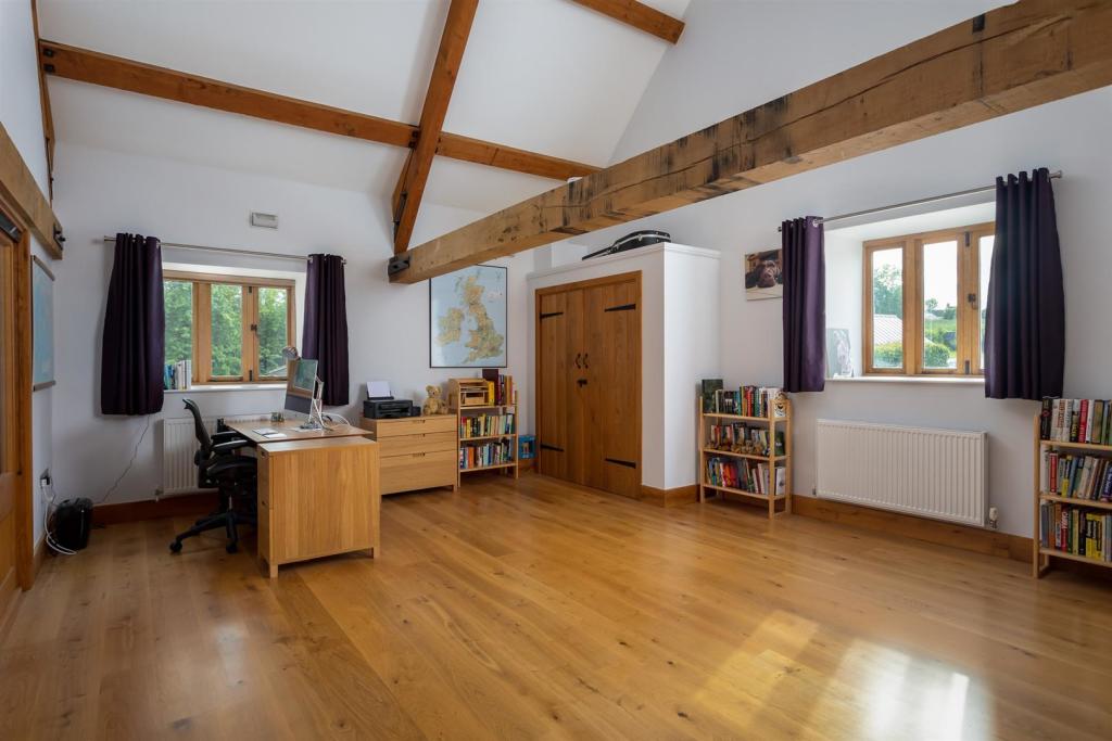 53 - Threshing Tythe Barn - GL10 3UR - Web.jpg
