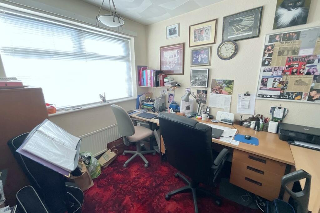 bedroom/office