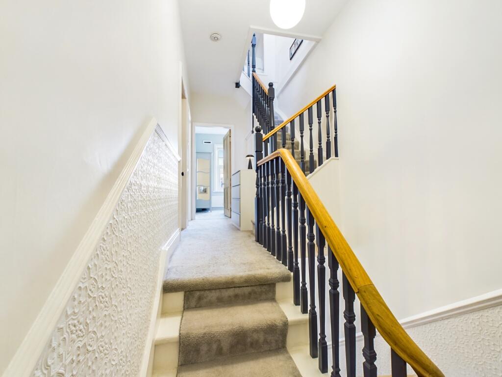 CAM02195G0-PR0059-STILL024