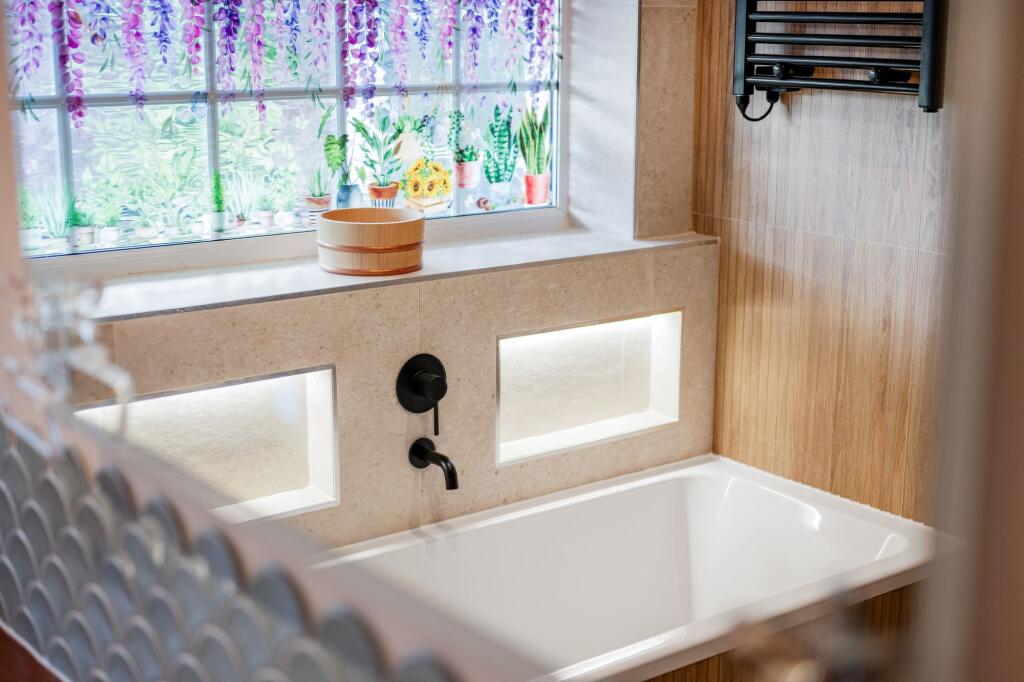 Bathroom/Shower Room and Separate W/C