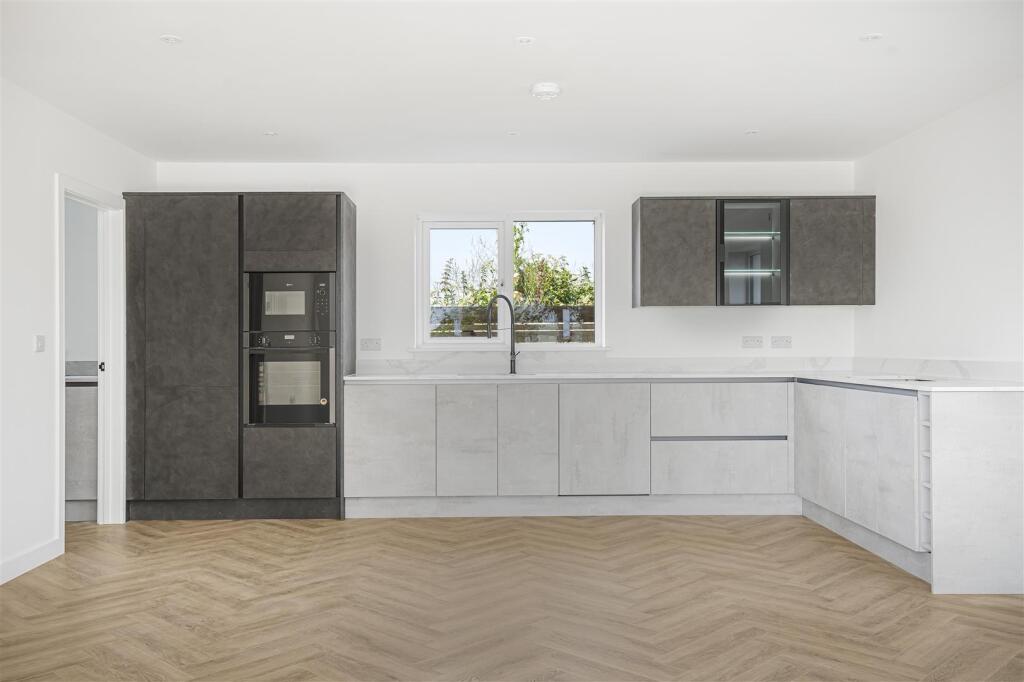 Luxury Kitchen with NEFF appliances