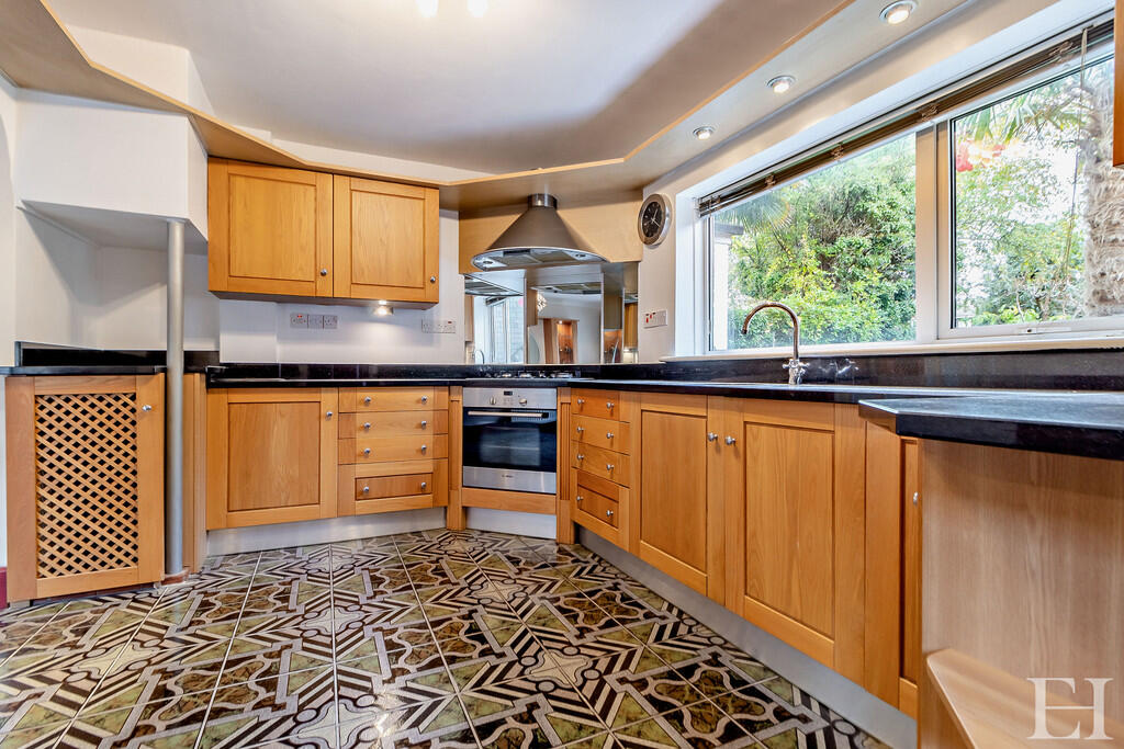 8626755-interiorW...