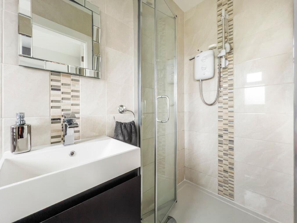 Master Bedroom En-Suite