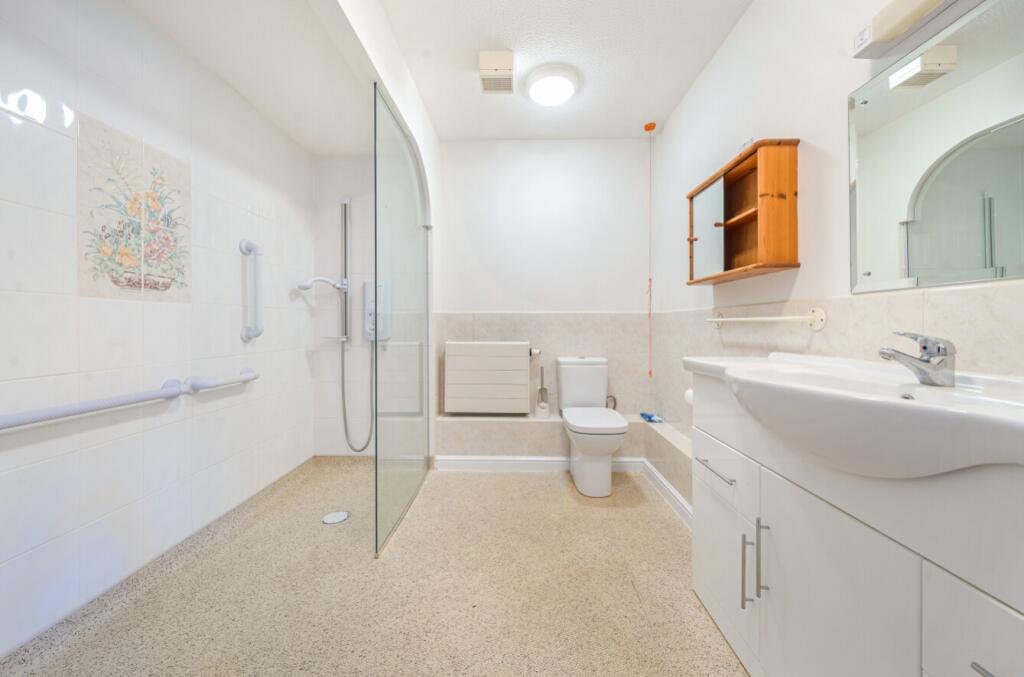 1384615-16-692719e8d2ce6