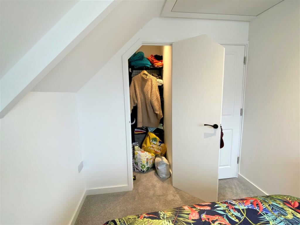 8 Oceanis Bedroom
