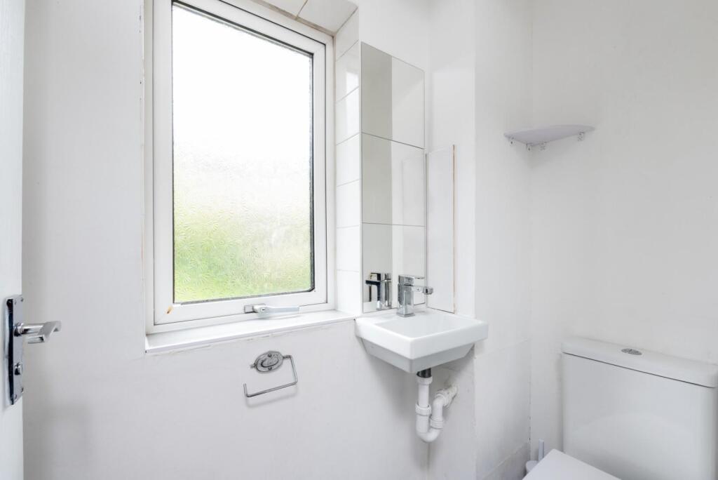 2 Eleanor Close Bath, BA2 1QL-9.jpg