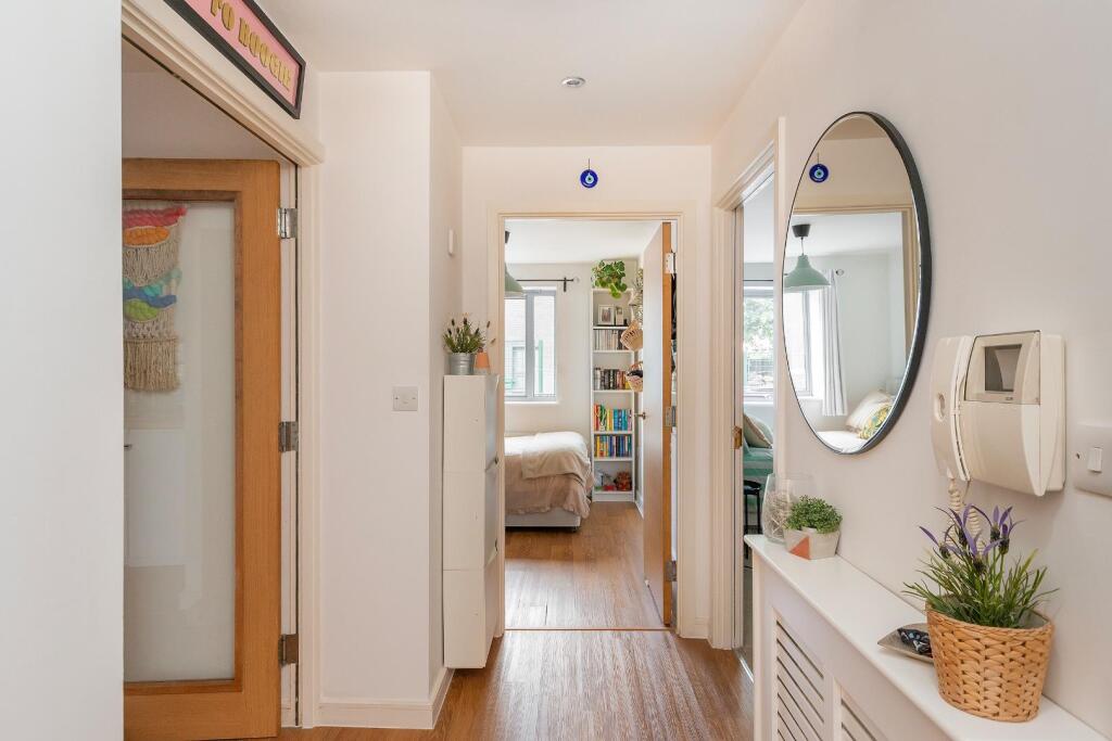 FT1KSE - Hallway C.jpg