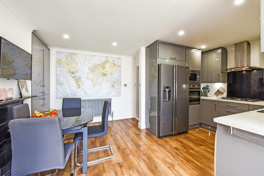 Dining Area.jpg