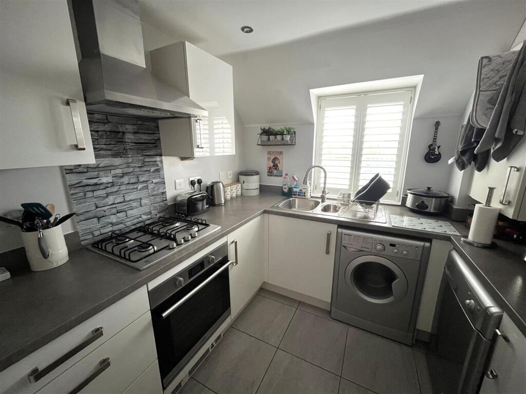 Modern Fitted Kitchen