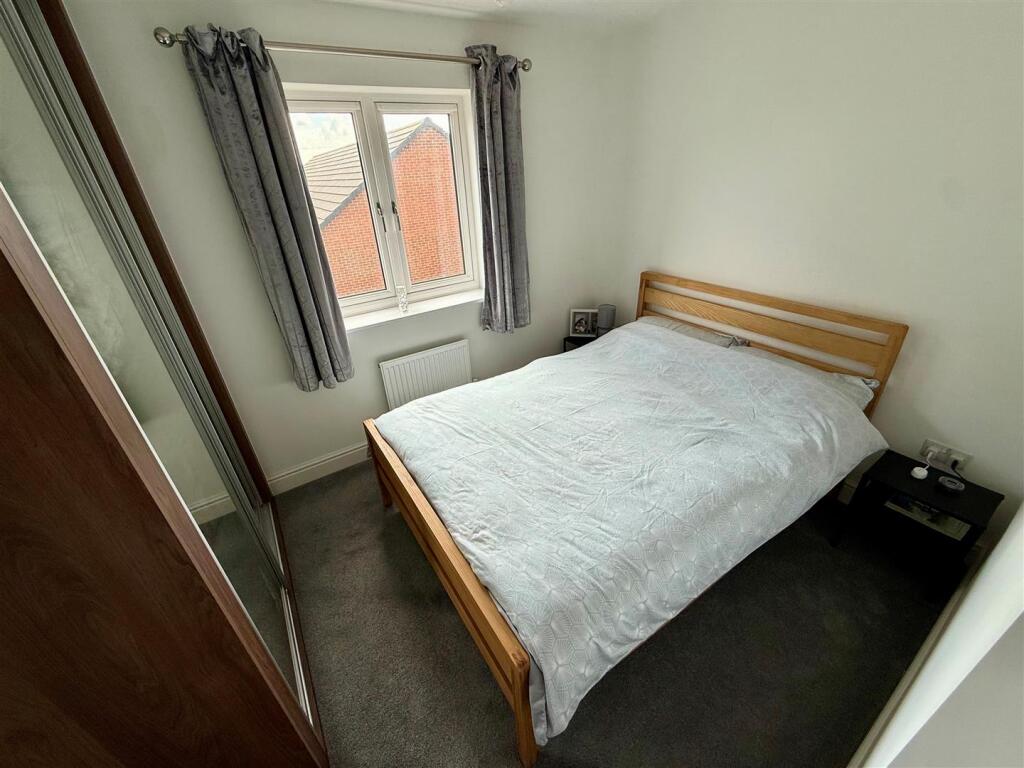 SG9 Bed2.jpg