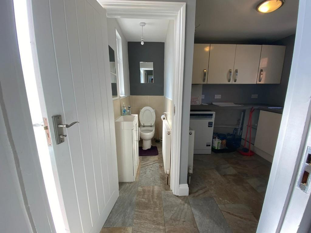 Toilet/Utility Room