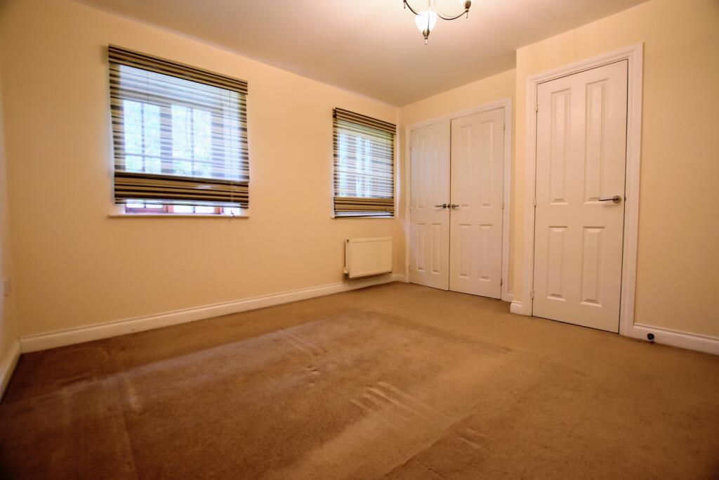 18 Babylon main bedroom