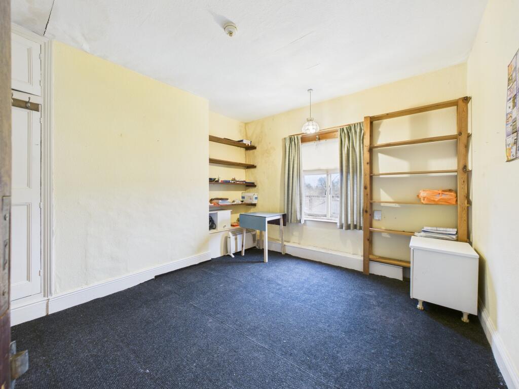 CAM04825G0-PR0229-STILL013