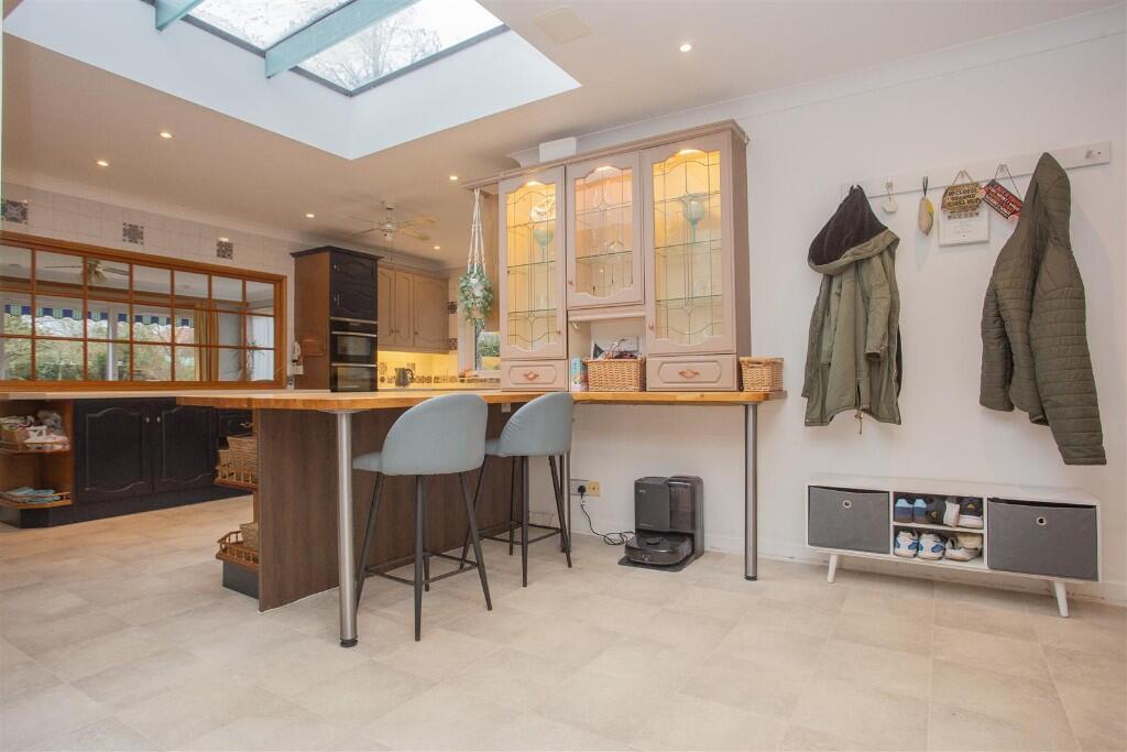 Broadway, Yaxley, PE7